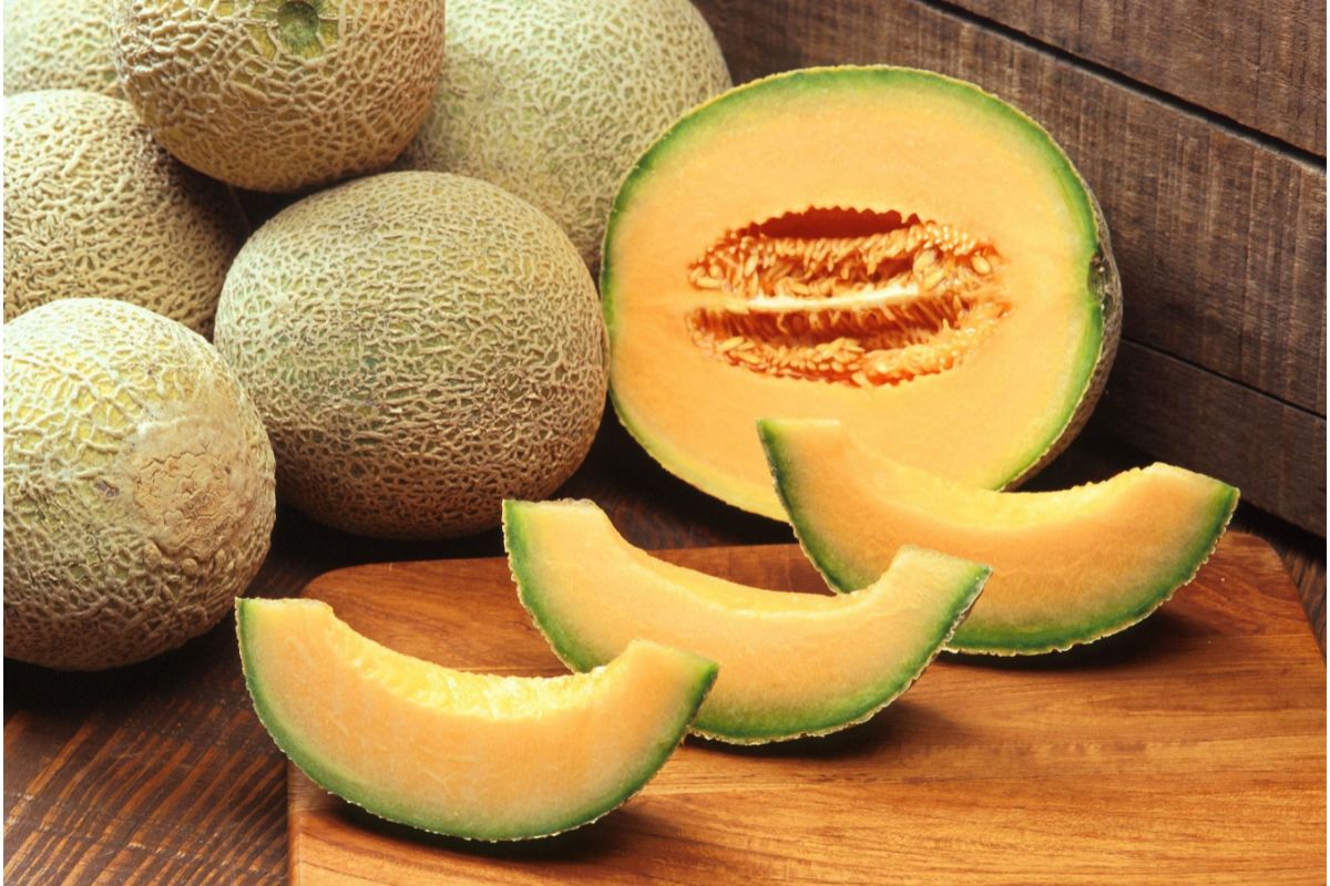 How To Cut A Cantaloupe 
