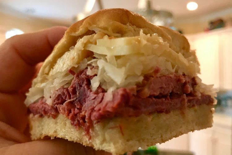 Corned beef slider with cabbage